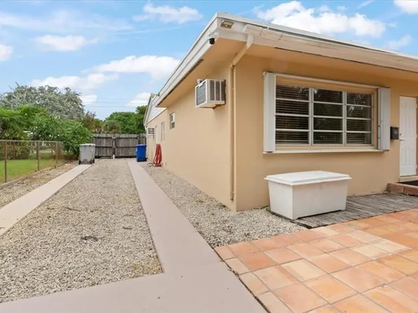724 NE 2nd St, Pompano Beach, FL 33060