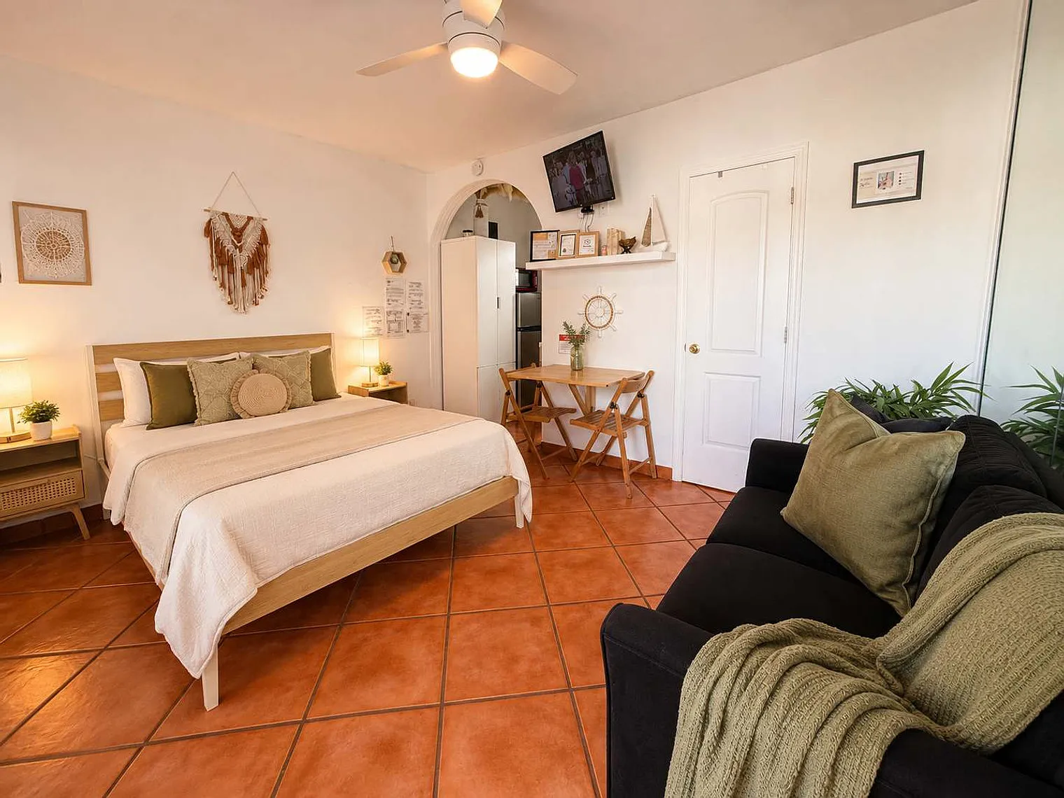 Studio, 1.0 bath, $6,885 — Photo 3