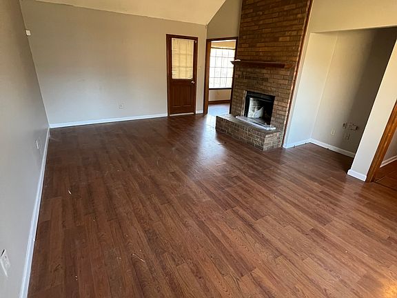 4th image of 8454 Bridgewood Dr