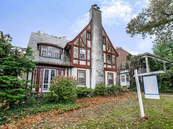 82-26 Grenfell Street image 1 of 23