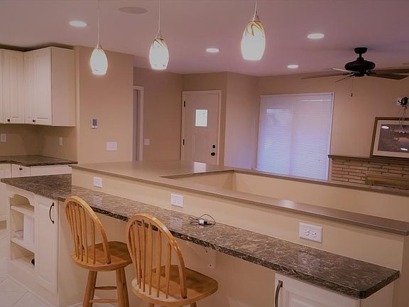 Open floor plan breakfast bar