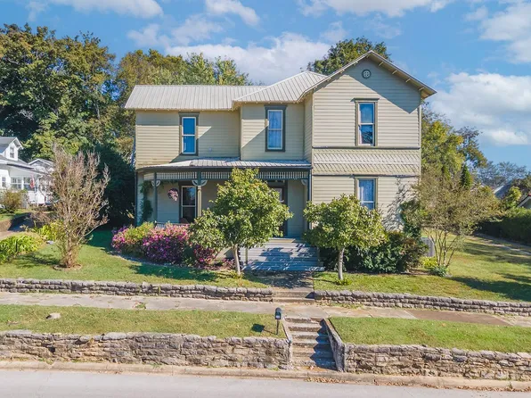 318 W Jefferson St, Pulaski, TN 38478