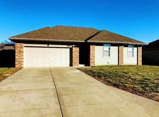 1164 S Canton Ave, Springfield, MO 65802