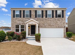 1586 Garden View Dr, Sugar Hill, GA 30518
