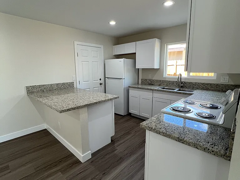 3608 W Bonanza Rd — Photo 15
