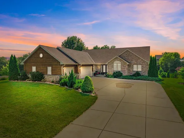 175 Crooked Stick PASS, North Prairie, WI 53153