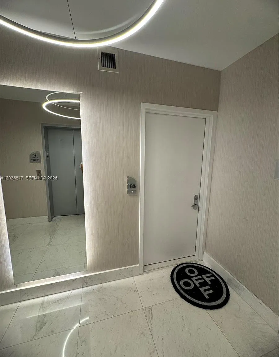 Jade Ocean Condo — Photo 3