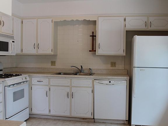 5th image of 3028 NW Castle Dr