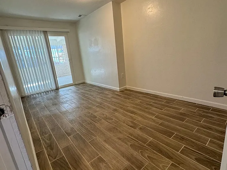 328 E Lester St #1 — Photo 13