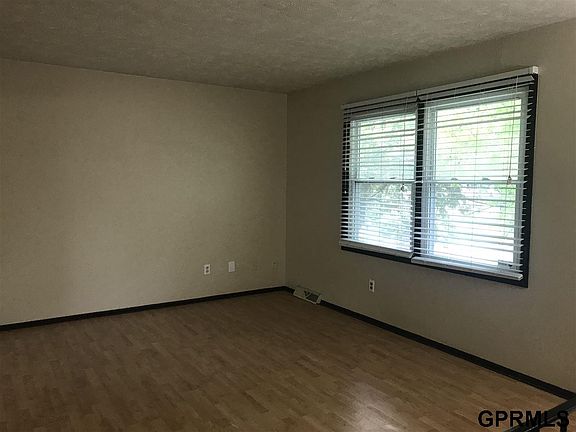 5th image of 3001 Columbus Ave