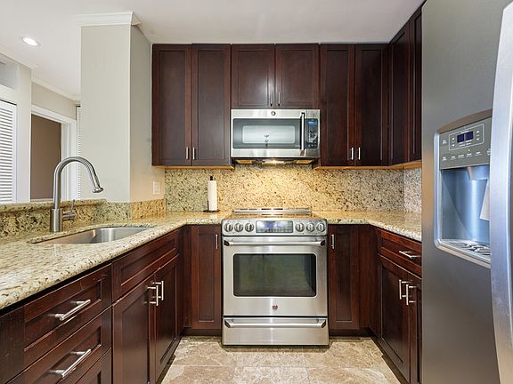 2nd image of 1855 Diamond St Unit 5-121