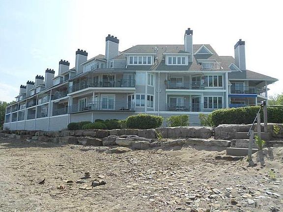4th image of 10 Peninsula Dr