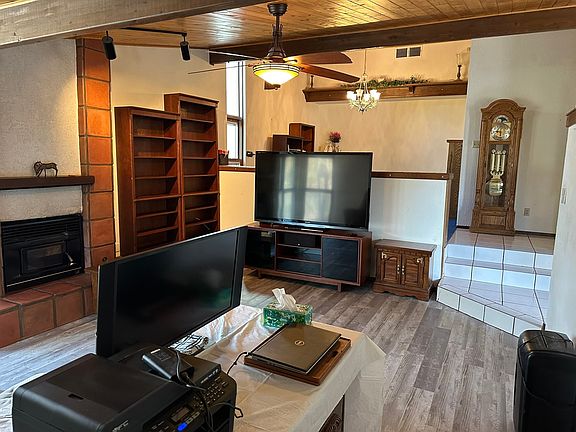 4th image of 275 Kimberly Ln