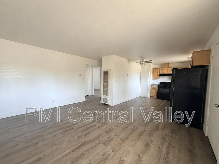 111 N Walnut Ave #1 — Photo 2