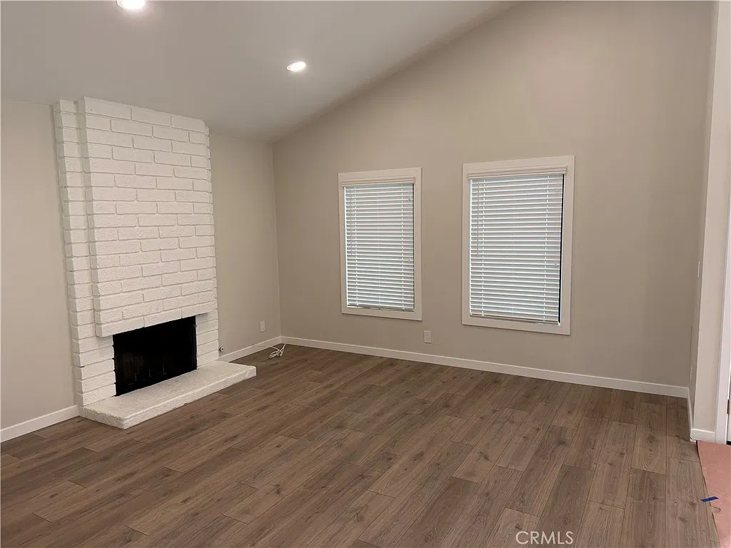 3 bed, 1203 sqft, $4,250 — Photo 4