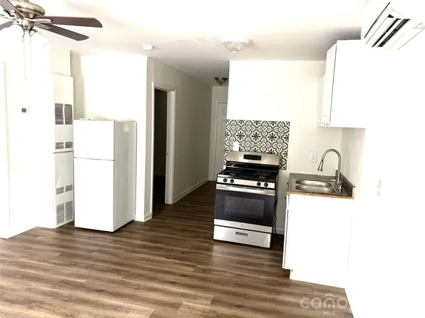 1009 Plymouth St, Gastonia, NC