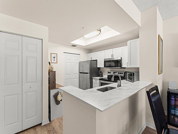 4th image of 2801 SARENTO Place #102