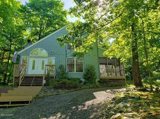5178 Minks Pond Rd, Bushkill, PA 18324