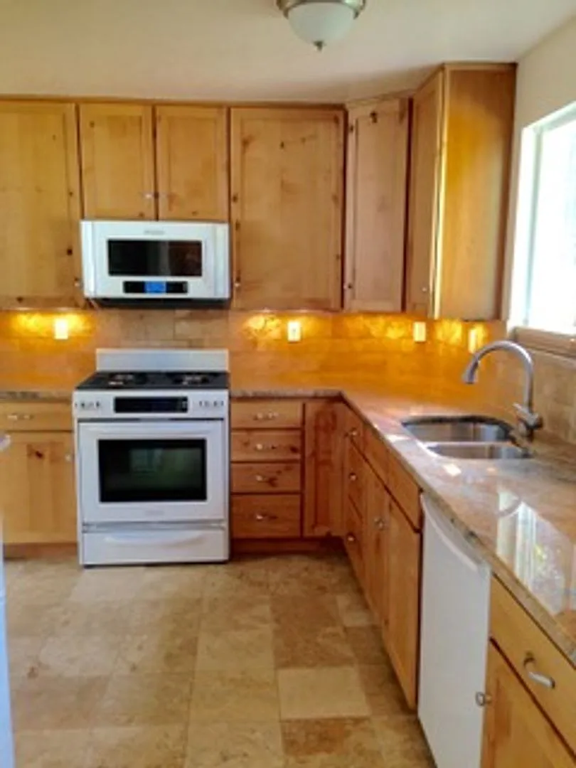 Light-Filled 3-Bedroom Home in Desirable North Boulder — Photo 2