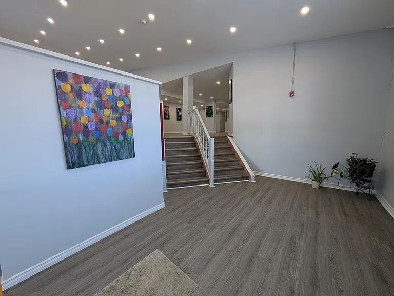 37 Skydeck Rd — Photo 9