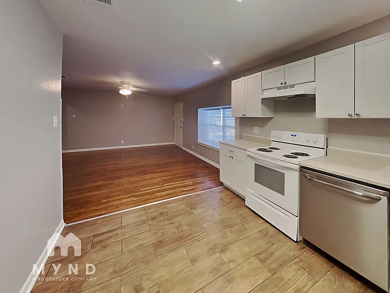 510 E University Ave — Photo 5