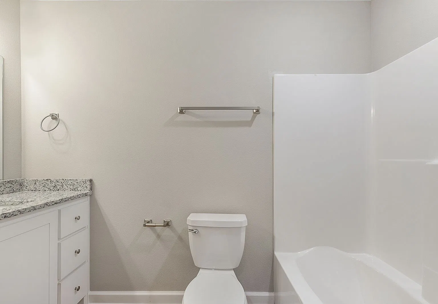 837 Pine Tree Rd — Photo 4