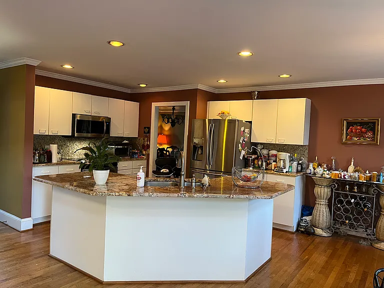 2818 Chapman Way — Photo 5