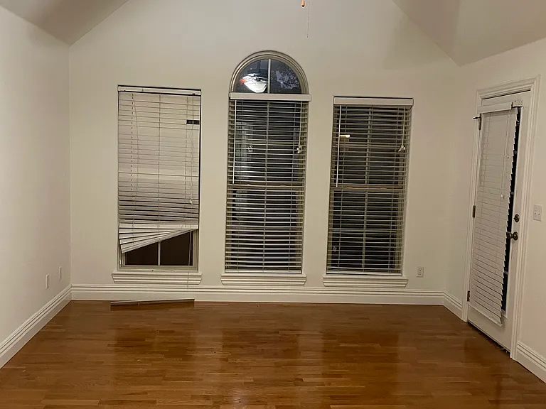 4000 SW Sycamore St — Photo 8