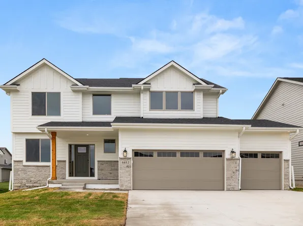 4652 177th St, Urbandale, IA 50323