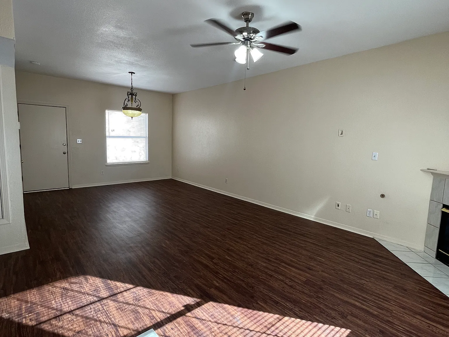 2 bed, 1.5 bath, 1300 sqft, $1,250 — Photo 3