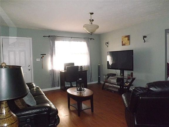 5th image of 3658 Valley Lake Dr