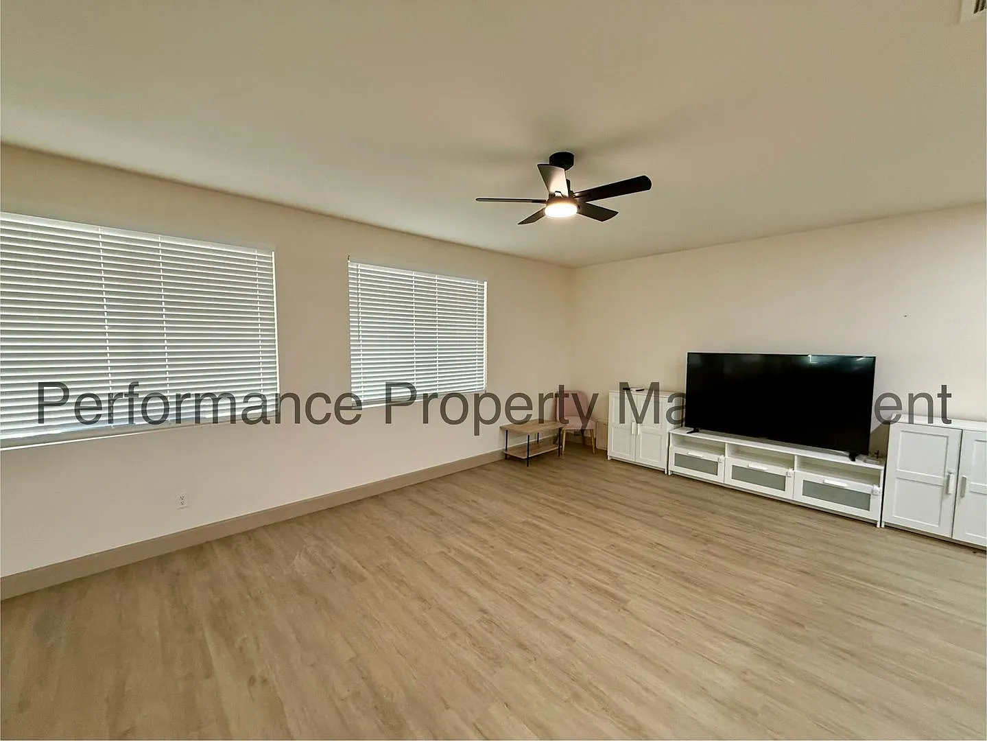 Beautiful 2 Story SW Bakersfield Home w/ Solar, RBP & Deposit Alternative Option — Photo 3