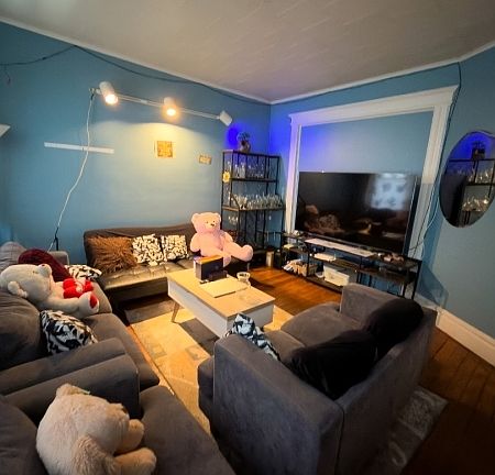 2nd image of 169 Laurel Ave