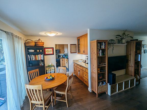 Dining area and dinette/coffee bar
