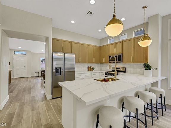 2nd image of 9233 Valador Ave