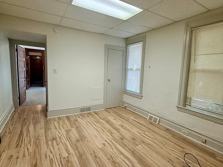626 W Lemon St #2R — Photo 5