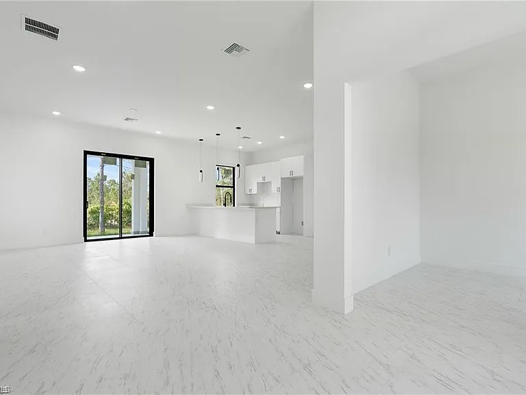 3175 Sunshine Blvd — Photo 13