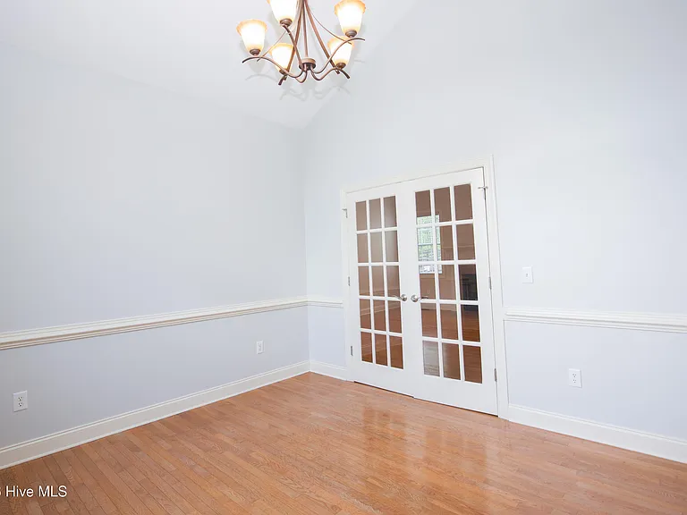 34 Princess Gate Dr — Photo 15