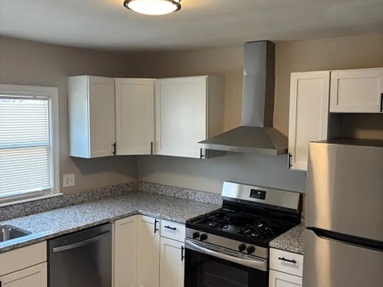 10607 Richmond Ave — Photo 2