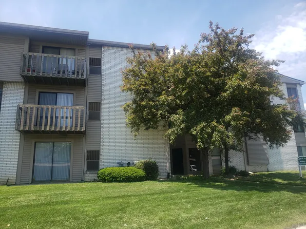 32005 W Twelve Mile Rd Unit 107, Farmington, MI 48334