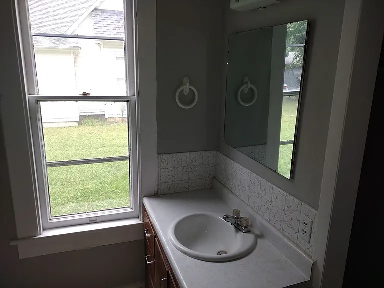 329 N Main St — Photo 13