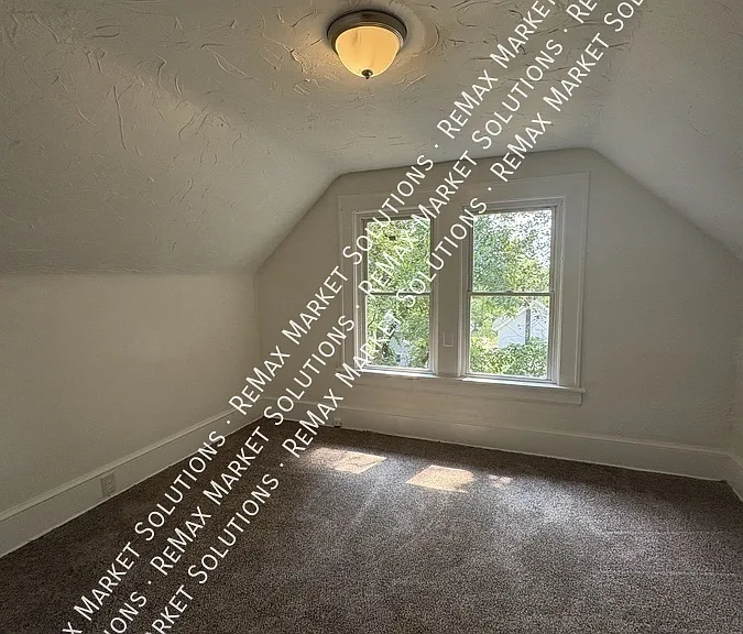 1343 Manchester Rd — Photo 14