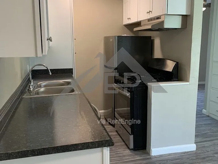 207 E Hurd St #3 — Photo 3