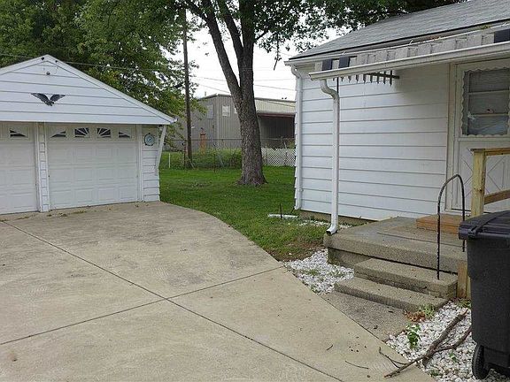 3rd image of 1104 Winthrop Ave