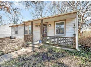 1031 S Pineridge Rd, Wichita, KS 67218