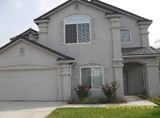 221 N Helm Ave, Clovis, CA 93612