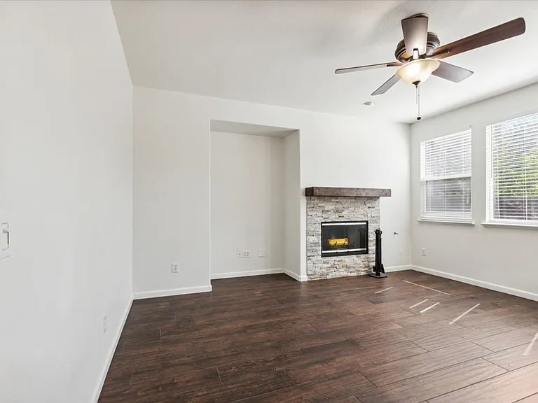 5409 Banfield Dr — Photo 9