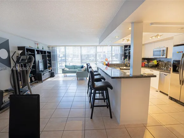 601 Three Islands Blvd APT 117, Hallandale Beach, FL 33009