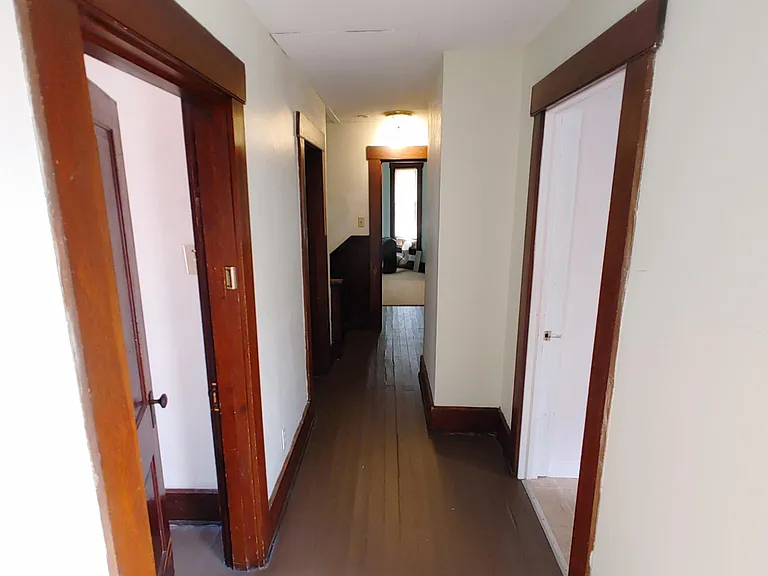 105 Oakwood Ave — Photo 11
