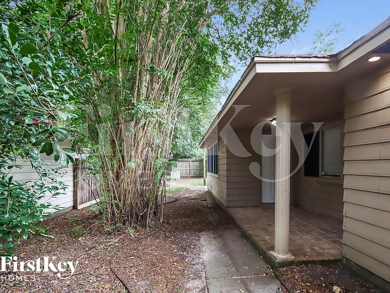 4030 Meadowgold Ln — Photo 13